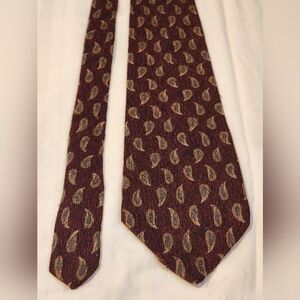 Perry Ellis Men's Paisley 100% Silk Tie in Rich Brown and Gold